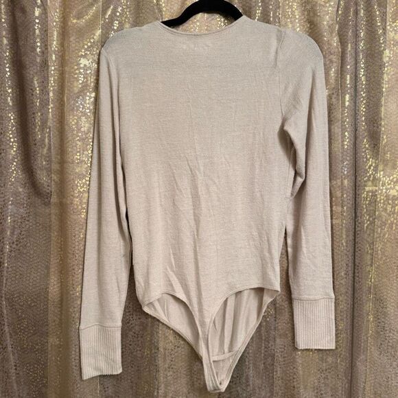 Abercrombie & Fitch Soft Cozy Tie Front Cream Long Sleeve Bodysuit M NWT - Picture 2 of 9